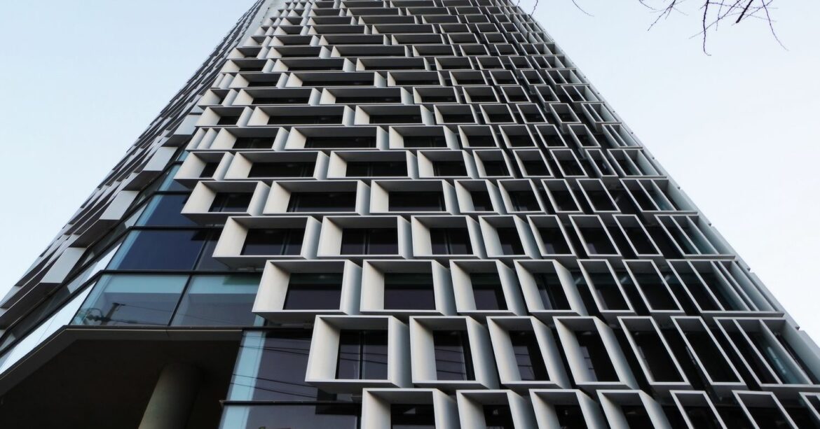 Installing a new building facade made easy - Standard Access Australia